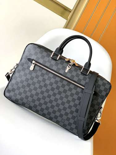 Picture of LV Mens Bags _SKUfw143779108fw